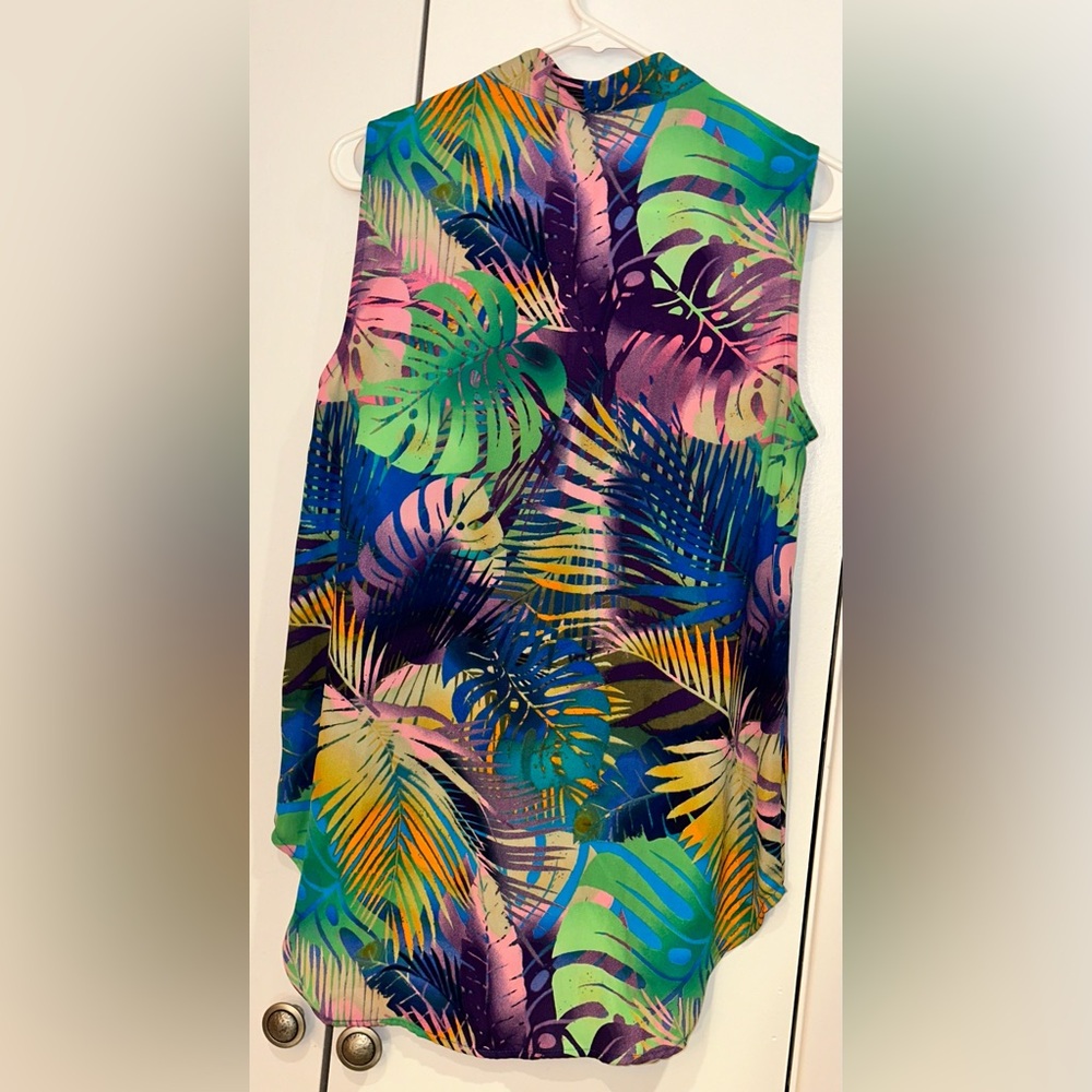 Jaclyn Smith Collection Tropical Sleeveless Blouse. Size L - Picture 3 of 6